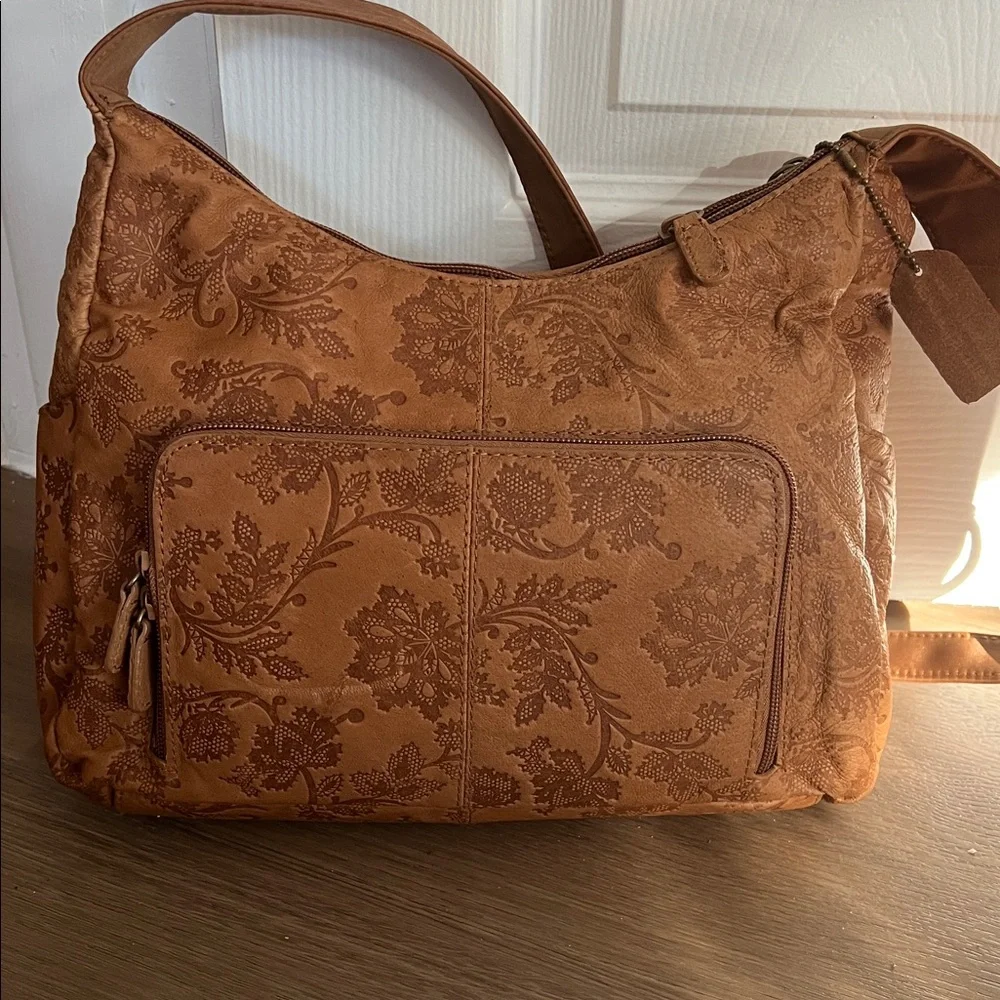 Cabin Creek Leather Handbag 👜 - Picture 5 of 7